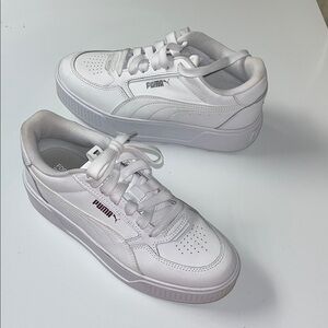 Puma Classic White Leather Sneakers Women’s size 5.5